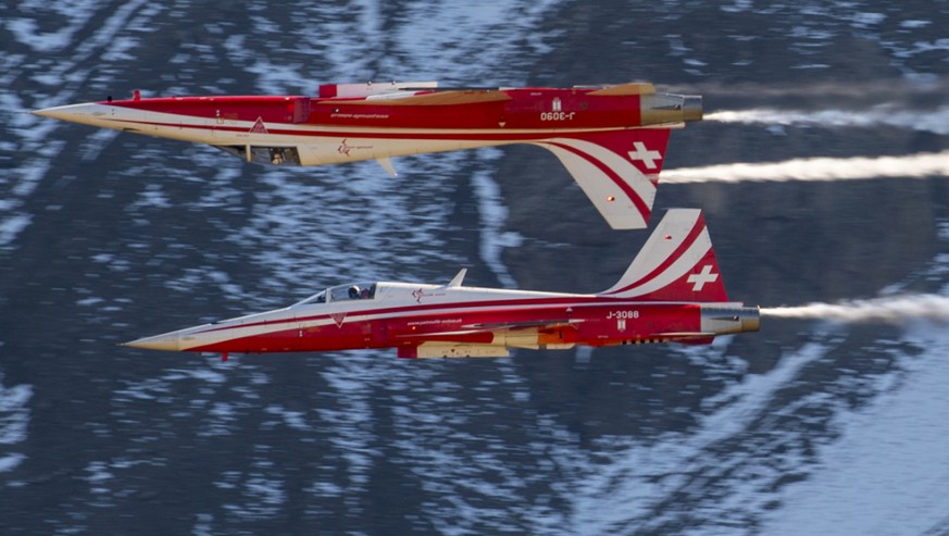 Sorgte mit einer Darbietung über der falschen Gemeinde für Aufsehen: die Schweizer Kunstflugstaffel Patrouille Suisse. (Archivbild)