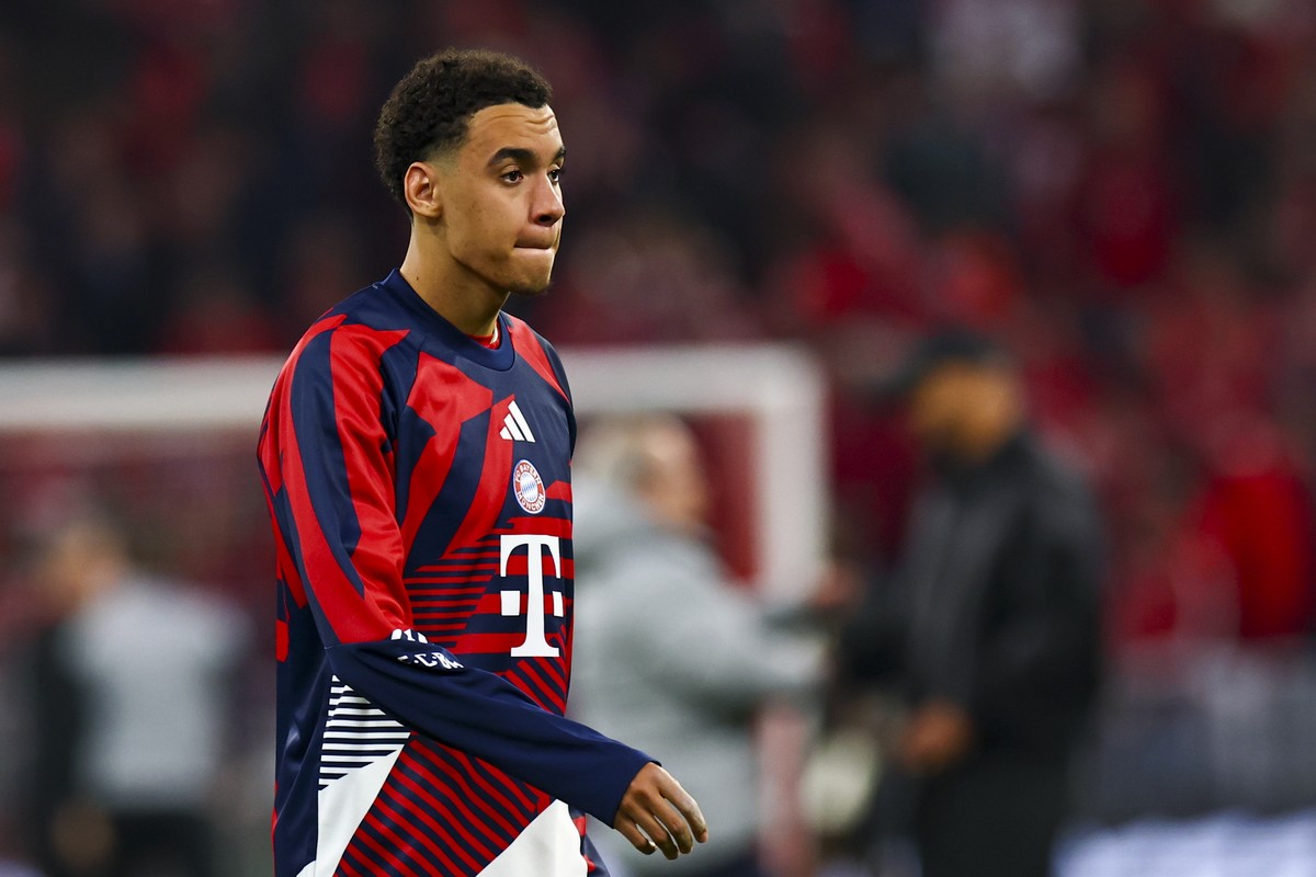 epa12937352 Jamal Musiala of Bayern Munich looks disappointed after the UEFA Champions League semi-final, second leg soccer match between Bayern Munich and Paris Saint-German, in Munich, Germany, 06 M ...