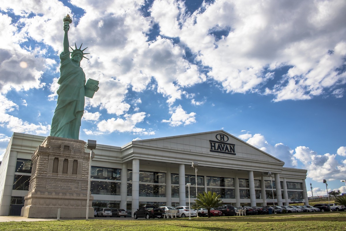 Liberty Statue replica and facade of the famous Havan Store, Bauru, Sao Paulo, Brazil, June 01, 2019. Liberty Statue replica and facade of the famous Havan Store