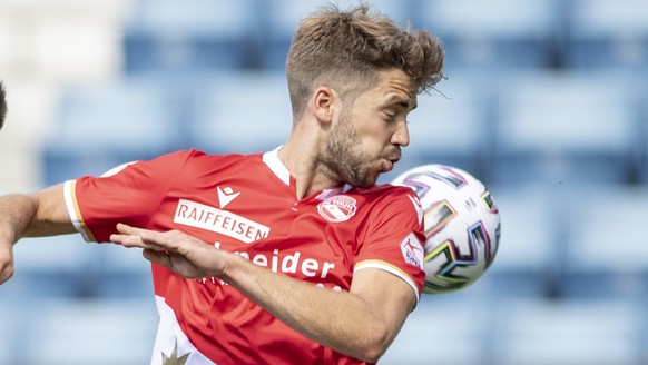 Gregory Karlen rechts, von Thun im Spiel gegen Stefan Knezevic, links, von Luzern beim Super League Meisterschaftsspiel zwischen dem FC Luzern und dem FC Thun vom Sonntag, 5. Juli 2020 in Luzern. (KEY ...