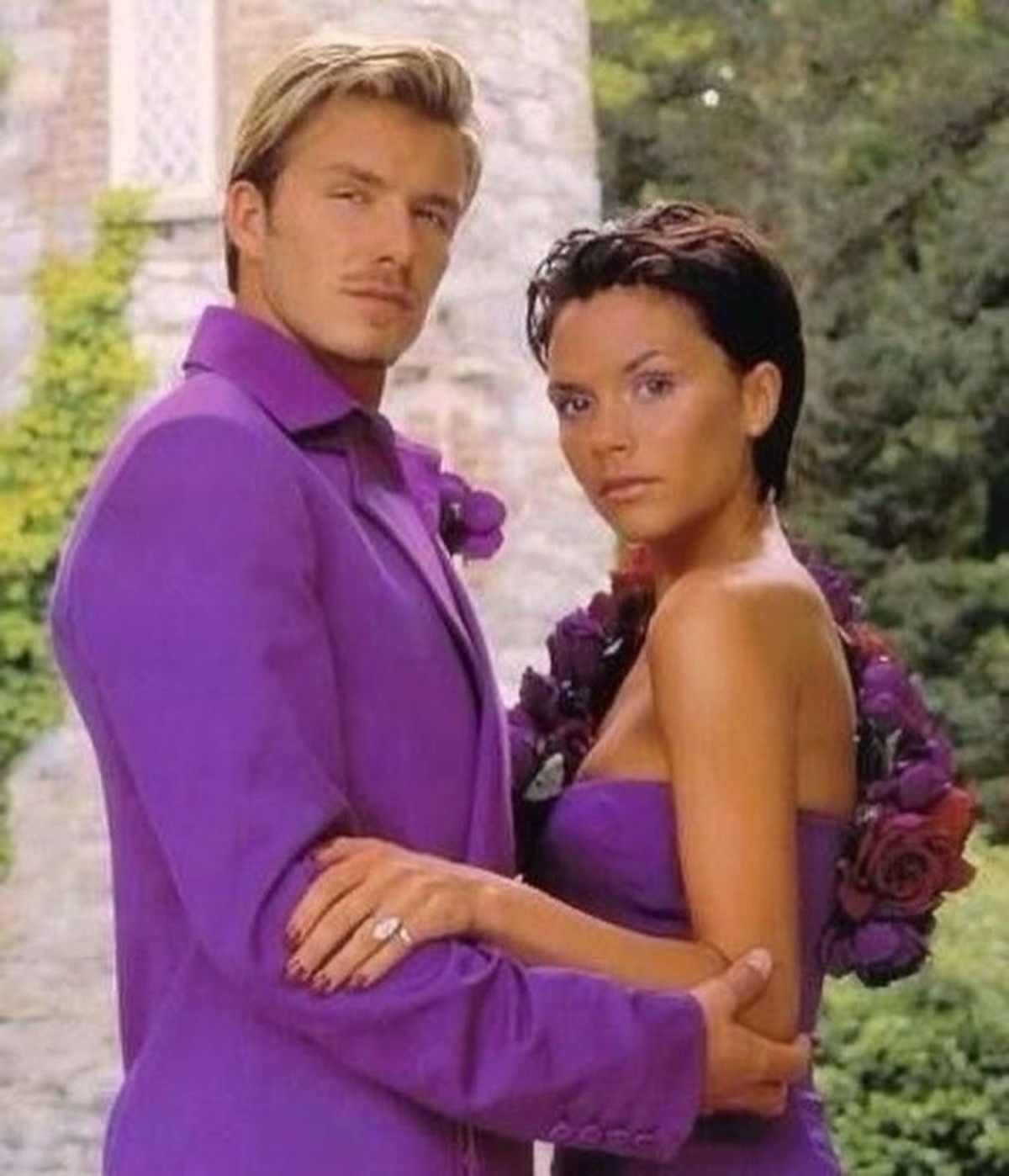 Ce violet, ça va si bien à leur teint naturellement bronzé grâce au soleil britannique.