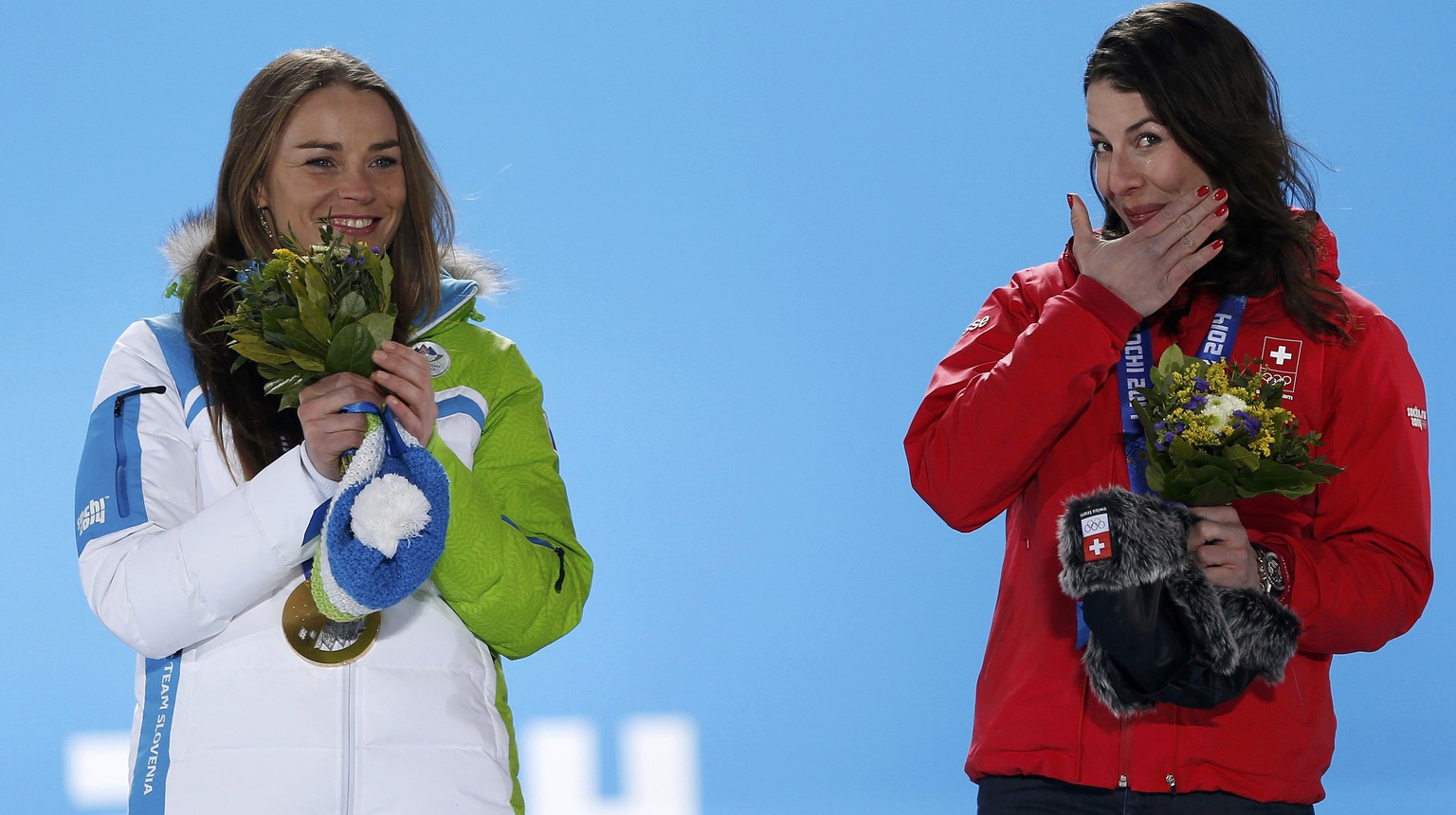 Strahlende Olympiasiegerinnen: Die zeitgleichen Tina Maze (links) und Dominique Gisin in Sotschi.