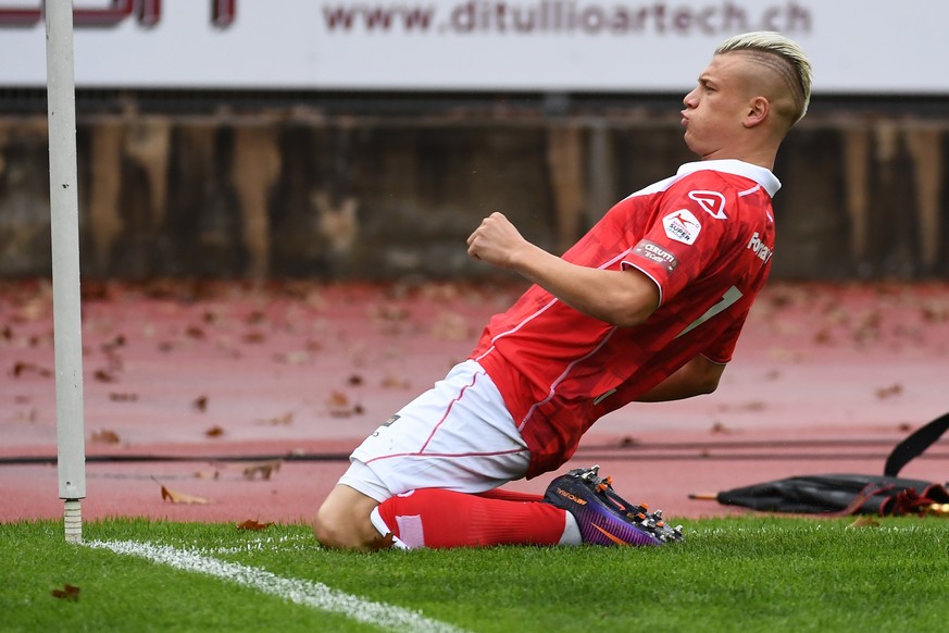 Lugano&#039;s player Ezgian Alioski celebrates the 1-0 goal during the Super League soccer match FC Lugano against FC St. Gallen, at the Cornaredo stadium in Lugano, Sunday, November 6, 2016. (KEYSTON ...