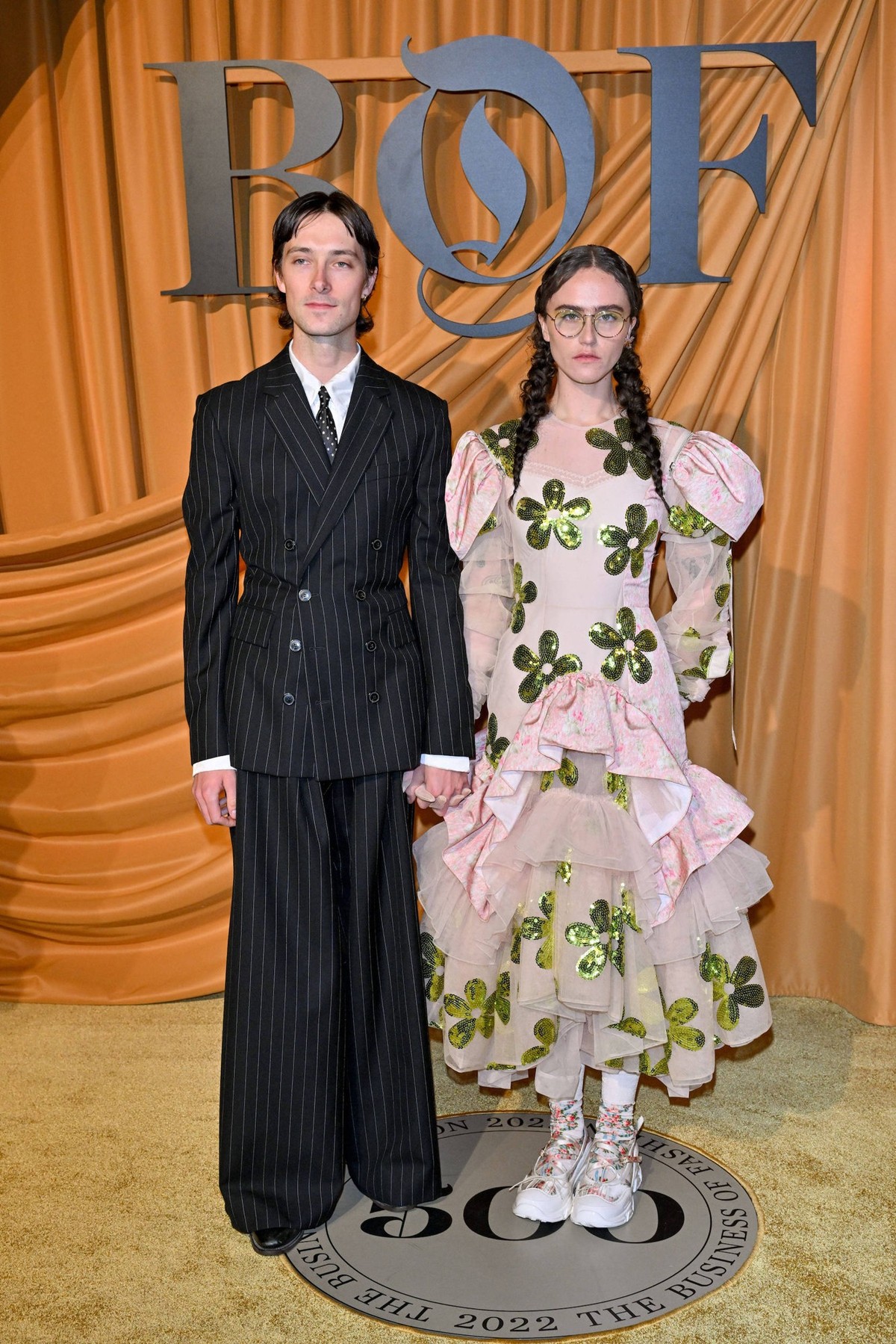 PFW BoF500 Gala JR Sam Hine, Ella Emhoff attends the BoF500 gala during Paris Fashion Week in Paris, France on October 1, 2022. Photo by Julien Reynaud/APS-Medias/ABACAPRESS.COM Paris France PUBLICATI ...