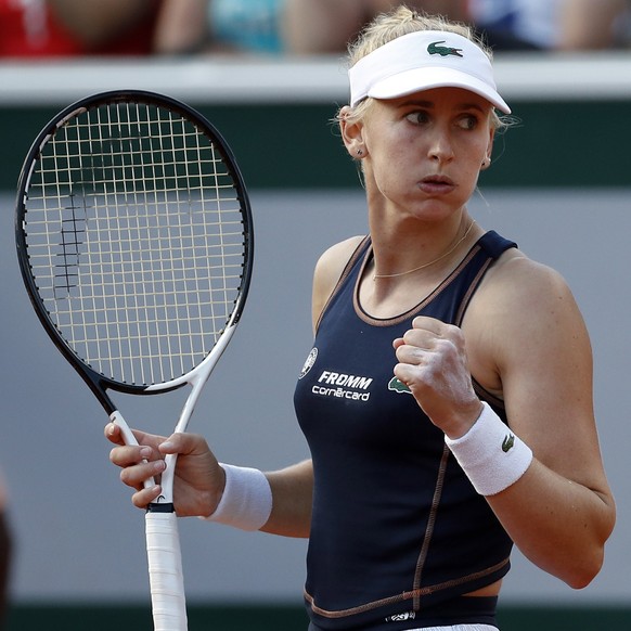 epa09980534 Jil Teichmann of Switzerland reacts in the women&#039;s third round match against Victoria Azarenka of Belarus during the French Open tennis tournament at Roland Garros in Paris, France, 2 ...