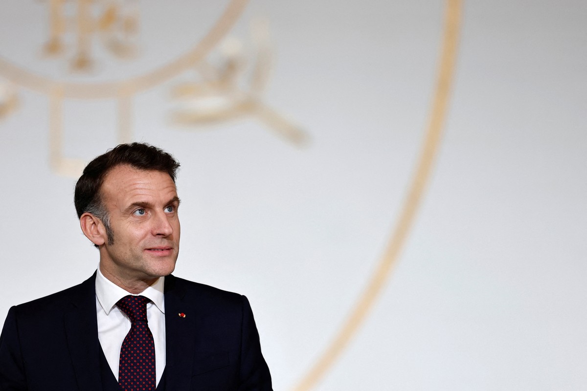 epa12709563 French President Emmanuel Macron delivers a speech during a meeting with students from the 'Prepas Talents du service public' as part of a program that aims to give every young p ...