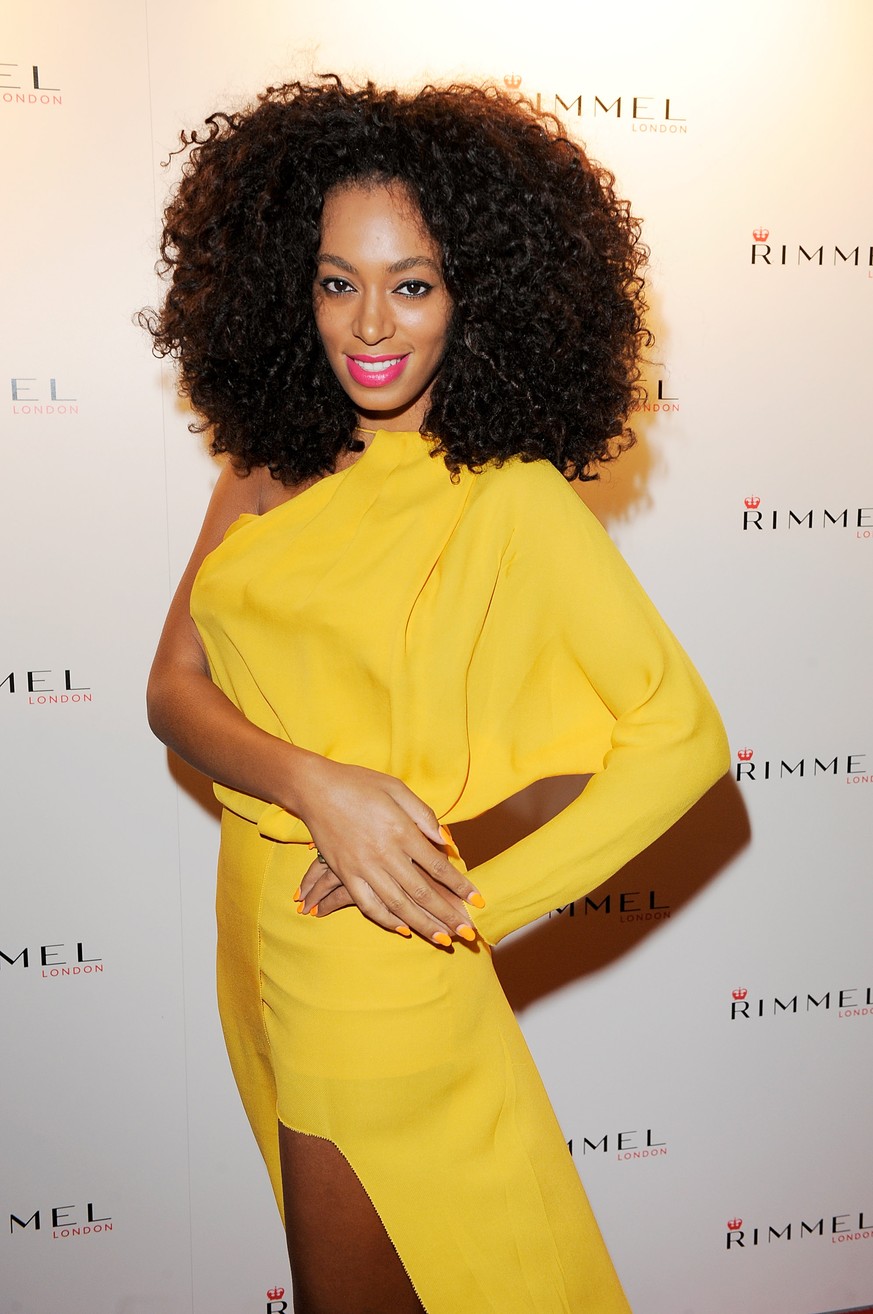 Solange Knowles, Schwester von Beyoncé und mittlerweile selber eine bekannte Sängerin, hat ihren Sohn, seit sie 17 Jahre alt ist. 