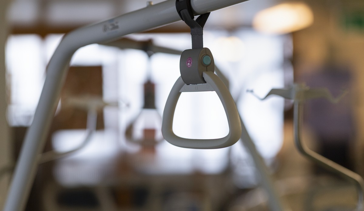 Ein leeres Spitalbett steht im Korridor auf der Abteilung fuer COVID-Patienten im HFR Freiburg Kantonsspital, am Donnerstag, 26. November 2020 in Fribourg. (KEYSTONE/Alessandro della Valle)