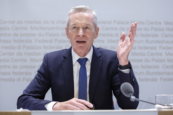 Werner Luginbuehl, Praesident ElCom, spricht waehrend der Jahresmedienkonferenz der ElCom ueber die Stromversorgungssicherheit, am Donnerstag, 4. Juni 2020 in Bern. (KEYSTONE/Peter Klaunzer)