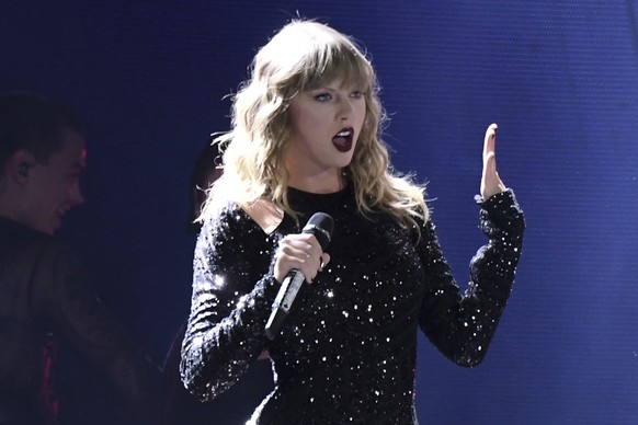 FILE - Taylor Swift performs during her &quot;Reputation Stadium Tour&quot; at MetLife Stadium, July 20, 2018, in East Rutherford, N.J. New Jersey Gov. Phil Murphy spent nearly $1,000 on concessions a ...