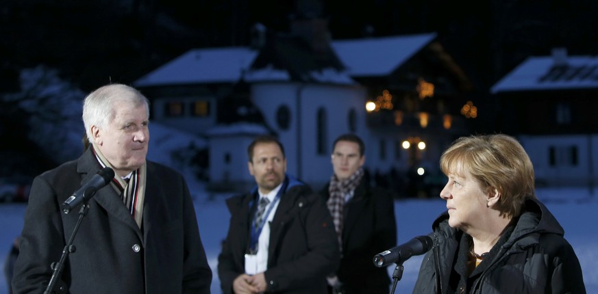 Uneins: Seehofer und Merkel.
