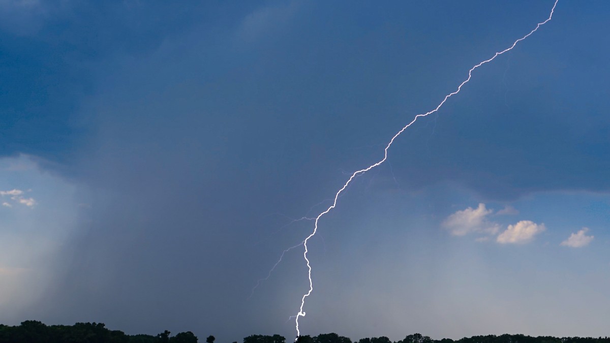 Gewitter-sorgen-f-r-kurze-Abk-hlung-doch-das-Sommerwetter-bleibt