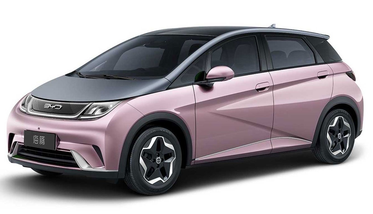 Der Dolphin von BYD soll VWs ID.3 in Europa Konkurrenz machen.