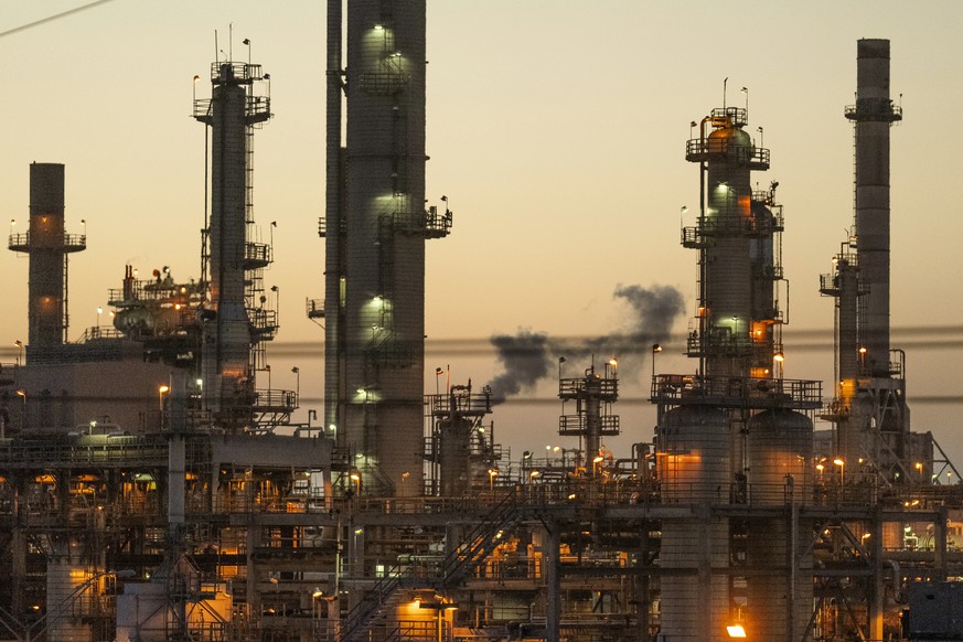 Marathon Oil&#039;s Los Angeles Refinery is pictured in Carson, Calif., Wednesday, May 29, 2024. ConocoPhillips is buying Marathon Oil in an all-stock deal valued at approximately $17.1 billion as ene ...