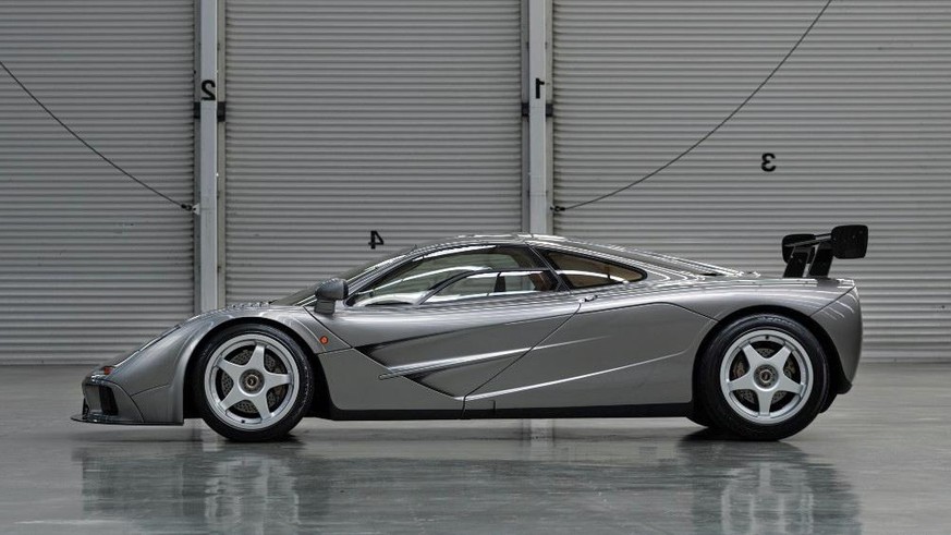 1994 McLaren F1
auto design supercar gordon murray
https://rmsothebys.com/en/auctions/mo19/monterey/lots/r0164-1994-mclaren-f1-lm-specification/792832