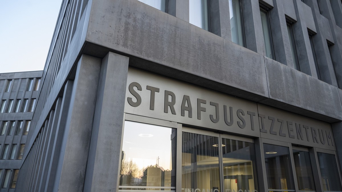 Ehefrau erwürgt und Leiche zerkleinert – Prozess in Binningen BL beginnt