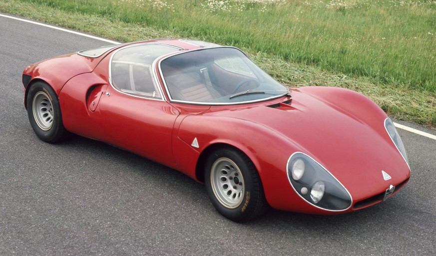 Zum 110-Jährigen von Alfa Romeo gibt's hier tonnenweise Bilder schöner Italiener