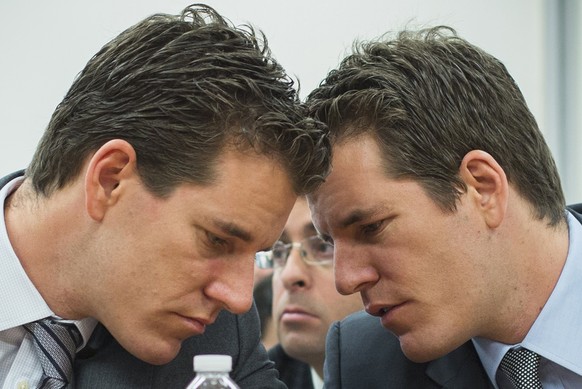 Cameron (l.) und Tyler Winklevoss.