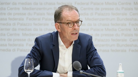 Daniel Leupi, Finanzdirektor der Stadt Zuerich, Vizepraesident der Konferenz der staedtischen Finanzdirektorinnen und -direktoren (KSFD), spricht an einer Medienkonferenz ueber das Thema "Botscha ...