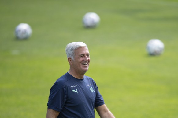 Head coach Vladimir Petkovic, im Training der Schweizer Fussball Nationalmannschaft, am Mittwoch, 2. Juni 2021, in Bad Ragaz. Die Schweiz trifft morgen auf die Nationalmannschaft Liechtensteins fuer e ...