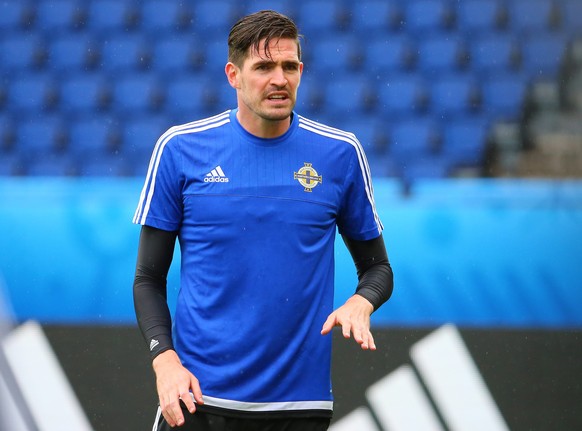 epa05379656 Northern Ireland national soccer team player Kyle Lafferty takes part in a training session at Parc des Princes in Paris, France, 20 June 2016. Northern Ireland will face Germany in the UE ...