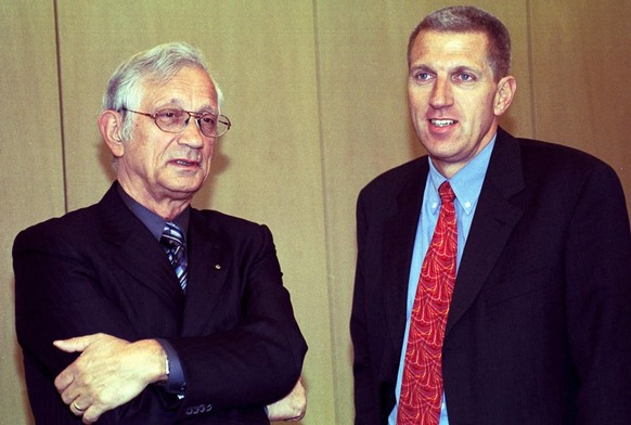 Pierin Vincenz bei seinem Amtsantritt 1999 mit Vorgänger Felix Walker.