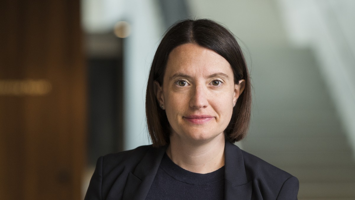 Nora Kronig, Vizedirektorin im Bundesamt fuer Gesundheit BAG, Leiterin Abteilung Internationales, im Portrait im Gebaeude des BAG, am Donnerstag, 15. April 2021 in Bern. Nora Kronig informiert die Oef ...