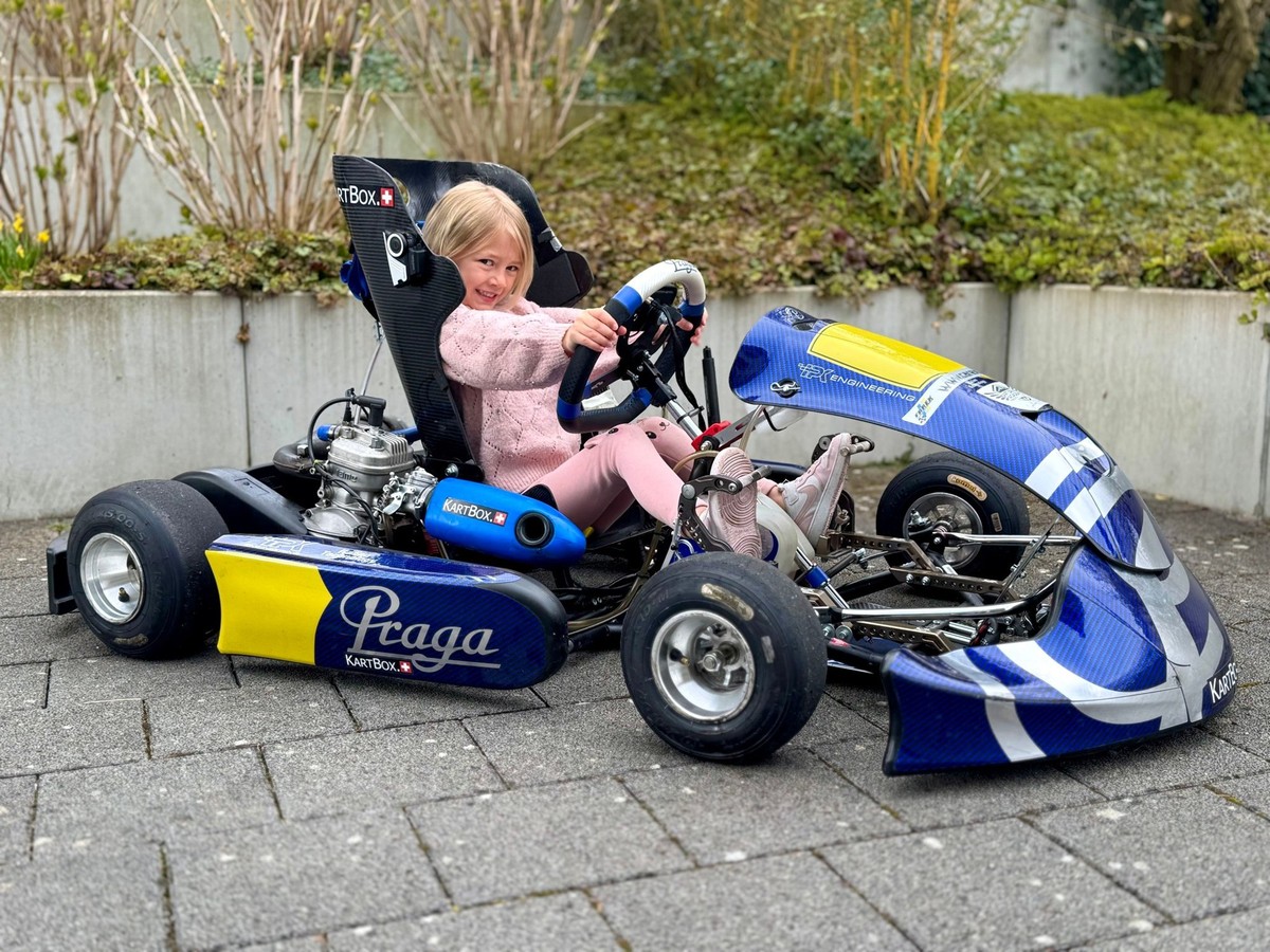 Emily et son kart.