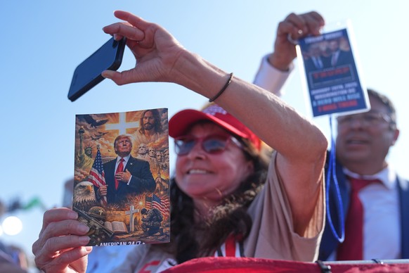 KEYPIX - People listen as President Donald Trump speaks at Port of Corpus Christi in Corpus Christi, Texas, Friday, Feb. 27, 2026. (AP Photo/Matt Rourke)