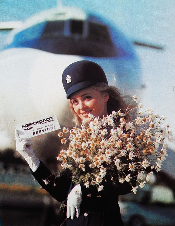 aeroflot flugbegleiterin flight attendant stewardess retro vintage fliegen https://www.pinterest.com/pin/6051780724851557/