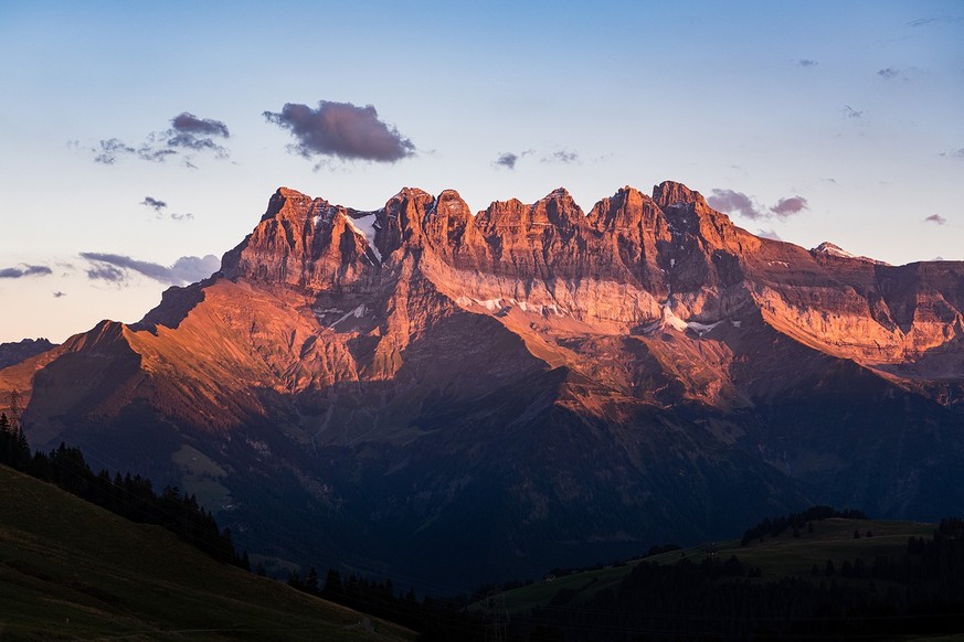 Die Dents du Midi von Norden her mit der Haute Cime rechts.