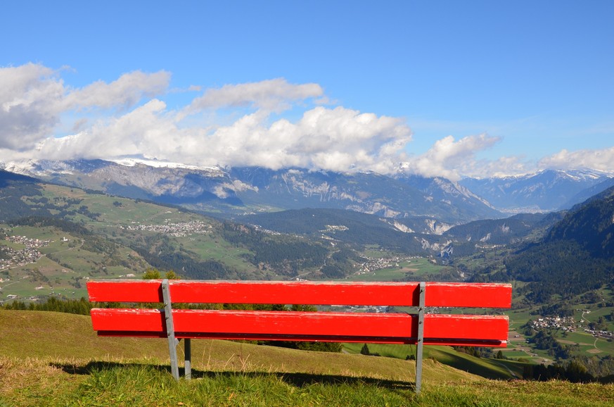 Rauszeit Schönste Aussichtsbänkli der Schweiz Aussichtssitzbank Sitzbank Bündner Rigi