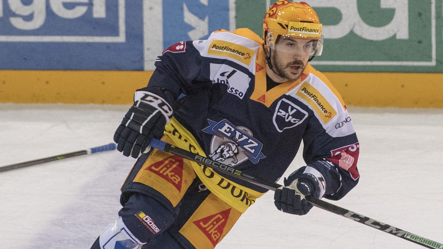 Garrett Roe von Zug beim Eishockey Meisterschaftsspiel in der Qualifikation der National League zwischen dem EV Zug und den ZSC Lions vom Dienstag, 2. Oktober 2018 in Zug. (PPR/Urs Flueeler)