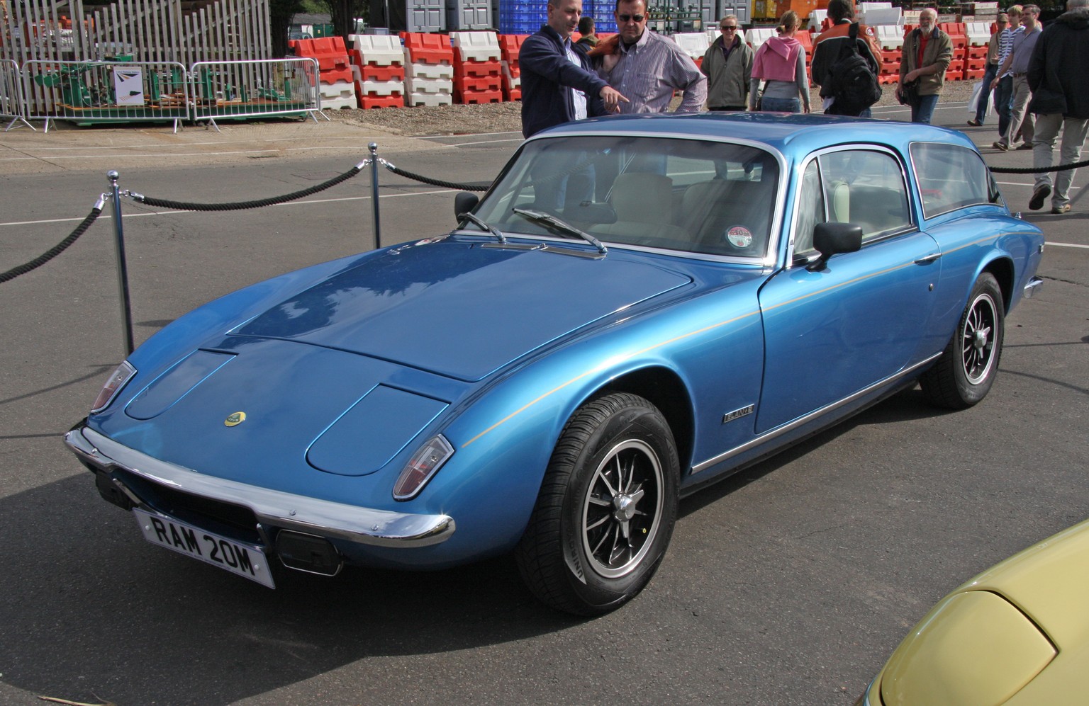 lotus elan shooting brake auto retro design https://commons.wikimedia.org/wiki/File:LotusElanShootingBrake.jpg