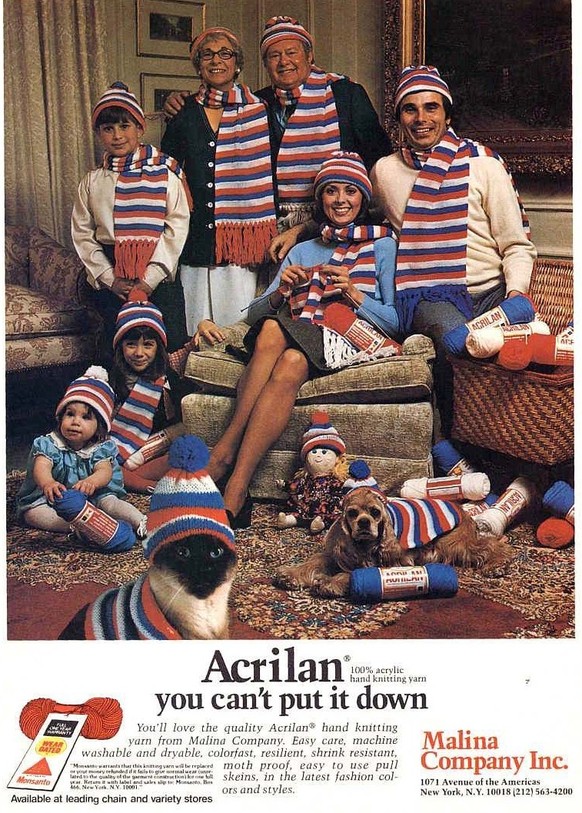 Die 1970er – als Häkeln und Stricken sexy waren. 
https://flashbak.com/yarnvertising-diy-fashion-adverts-of-the-1970s-25787/