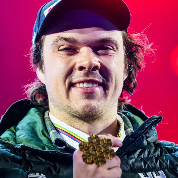 epa10457466 Gold medalist James Crawford of Canada celebrates during the medal ceremony for the Men&#039;s Super-G race at the FIS Alpine Skiing World Championships in Courchevel, France, 09 February  ...