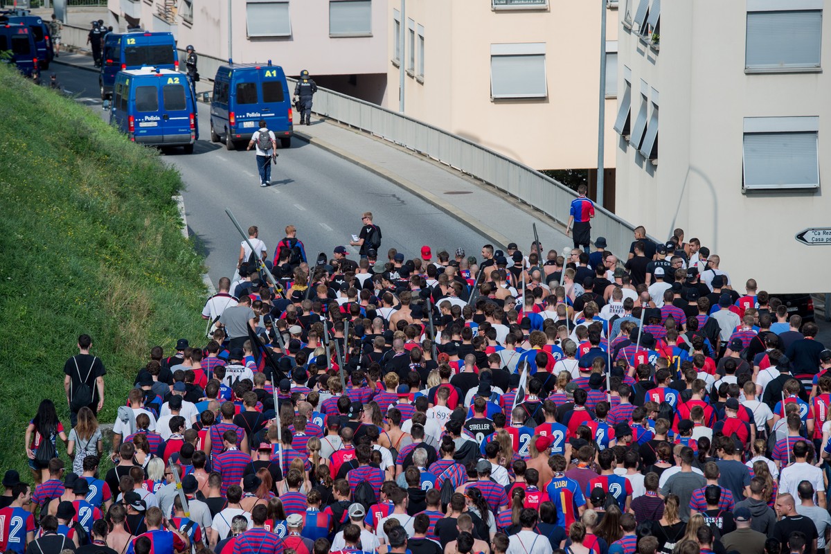 Die Fans des FCB sammelten in Lugano viele Sympathiepunkte.