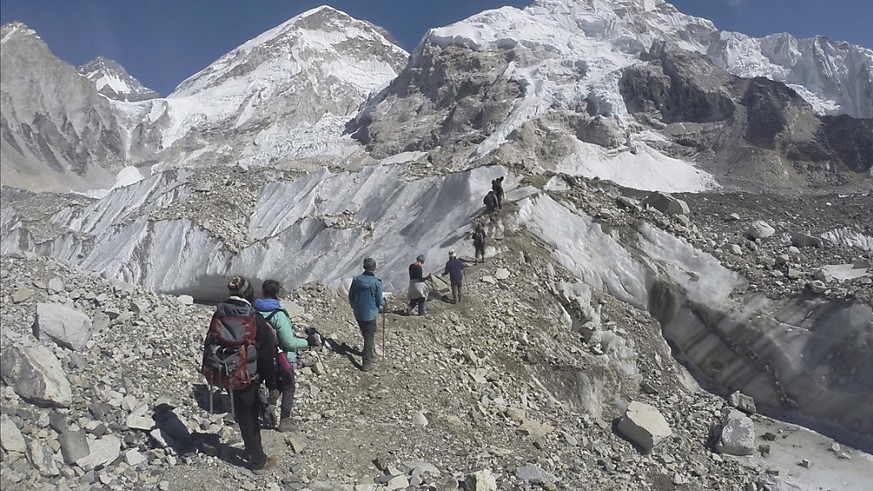 Abfall und Leichen: Sherpas haben am Mount Everest beim Müllsammeln menschliche Überreste gefunden. (Archivbild)