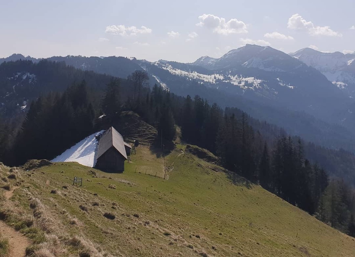 Rauszeit Wanderungen über dem Nebel Schweiz Lauihöchi STOCKBERG