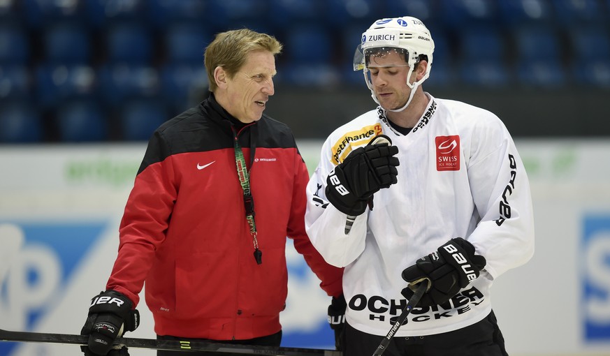 Trainer Glen Hanlon im Gespräch mit Romano Lemm.&nbsp;