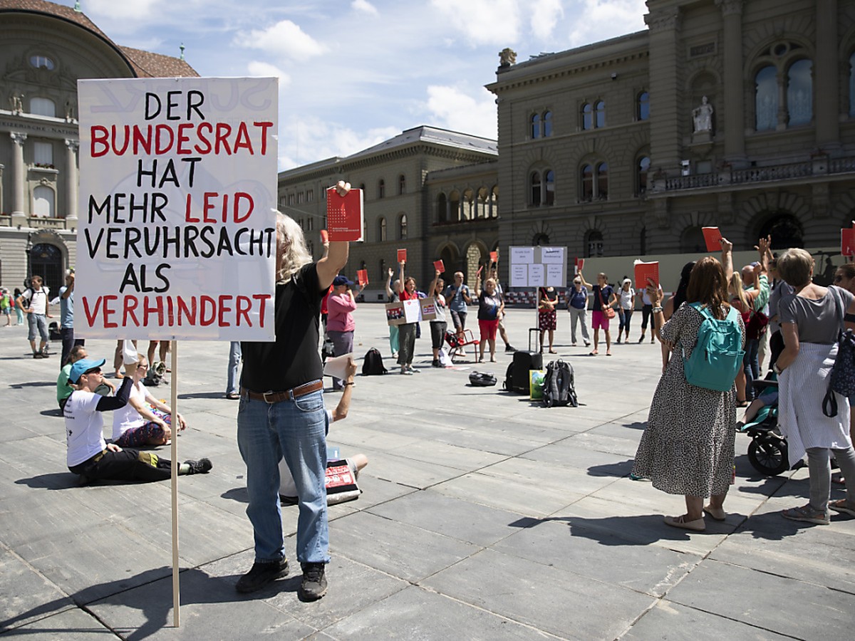 Der "Verein Freunde der Verfassung" hat am Dienstag die Unterschriftensammlung f