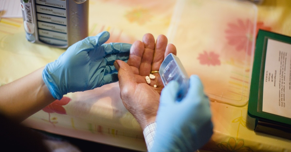 Parlament-will-Verg-tungen-f-r-Pflege-von-Angeh-rigen-einschr-nken