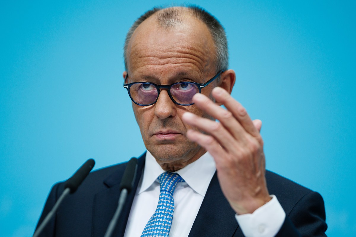 epa13298629 German Chancellor Friedrich Merz speaks during a press conference on the same day of a Christian Democratic Union (CDU) leadership retreat at the party's headquarters Konrad-Adenauer- ...