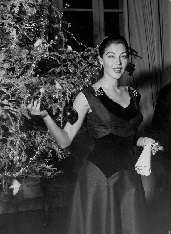 Jan. 1, 2011 - AVA GARDNER IN HER HOUSE FOR CHRISTMAS AT ROME .SUPPLIED BY PUBLICATIONxINxGERxSUIxAUTxONLY - ZUMAg49_

Jan 1 2011 Ava Gardner in her House for Christmas AT Rome supplied by PUBLICATION ...