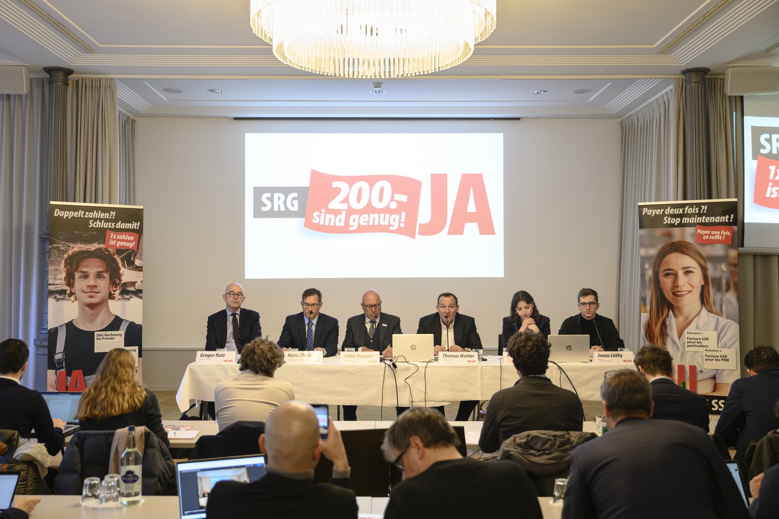 Gregor Rutz, Nationalrat SVP-ZH, Heinz Theiler, Praesident Kantonal-Schwyzerischer Gewerbeverband, Nationalrat FDP-SZ, Fabio Regazzi, Praesident SGV, Staenderat Die Mitte-TI,Thomas Matter, Nationalrat ...