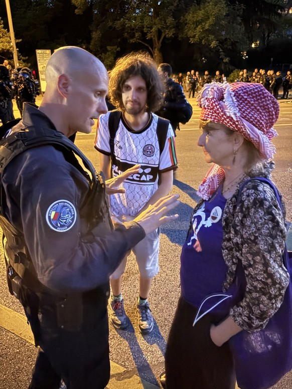 Commandant-adjoint de la police genevoise, Luc Broch était le chef des opérations des forces de l&amp;#039;ordre lors de la manifestation anti-G7 et féministe le dimanche 14 juin 2026. Ici sur le terr ...