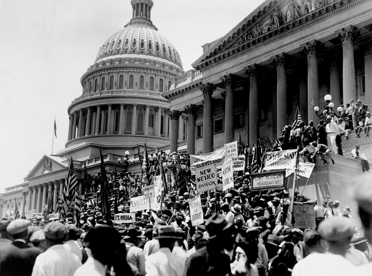 4. Oktober 1933: Über 10'000 Arbeitslose am Hungermarsch in Washington. Die «Grosse Depression» brachte Hunger, Elend und Arbeitslosigkeit über die amerikanische Bevölkerung.&nbsp;