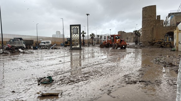 epaselect epa12593633 A street damaged by flash floods in the city of Safi, Morocco, 15 December 2025. Local authorities reported that sudden heavy rains caused a flash flood on 14 December 2025, kill ...