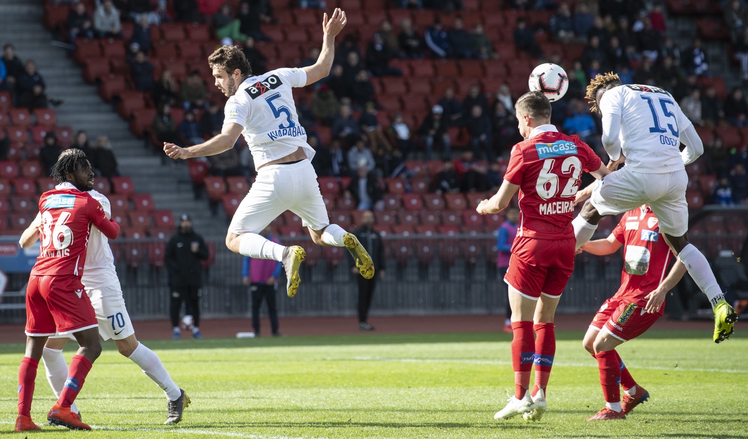 Zuerichs Stephen Odey, rechts, trifft zum 1:0 Tor im Fussball Meisterschaftsspiel der Super League zwischen dem FC Zuerich und dem FC Sion im Letzigrund, am Sonntag, 28. April 2019 in Zuerich. (KEYSTO ...