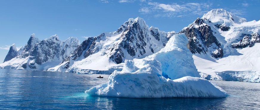 Antarctic icebergs